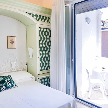 Hotel Orizzonte 벨레지아아지마리나 외부 사진