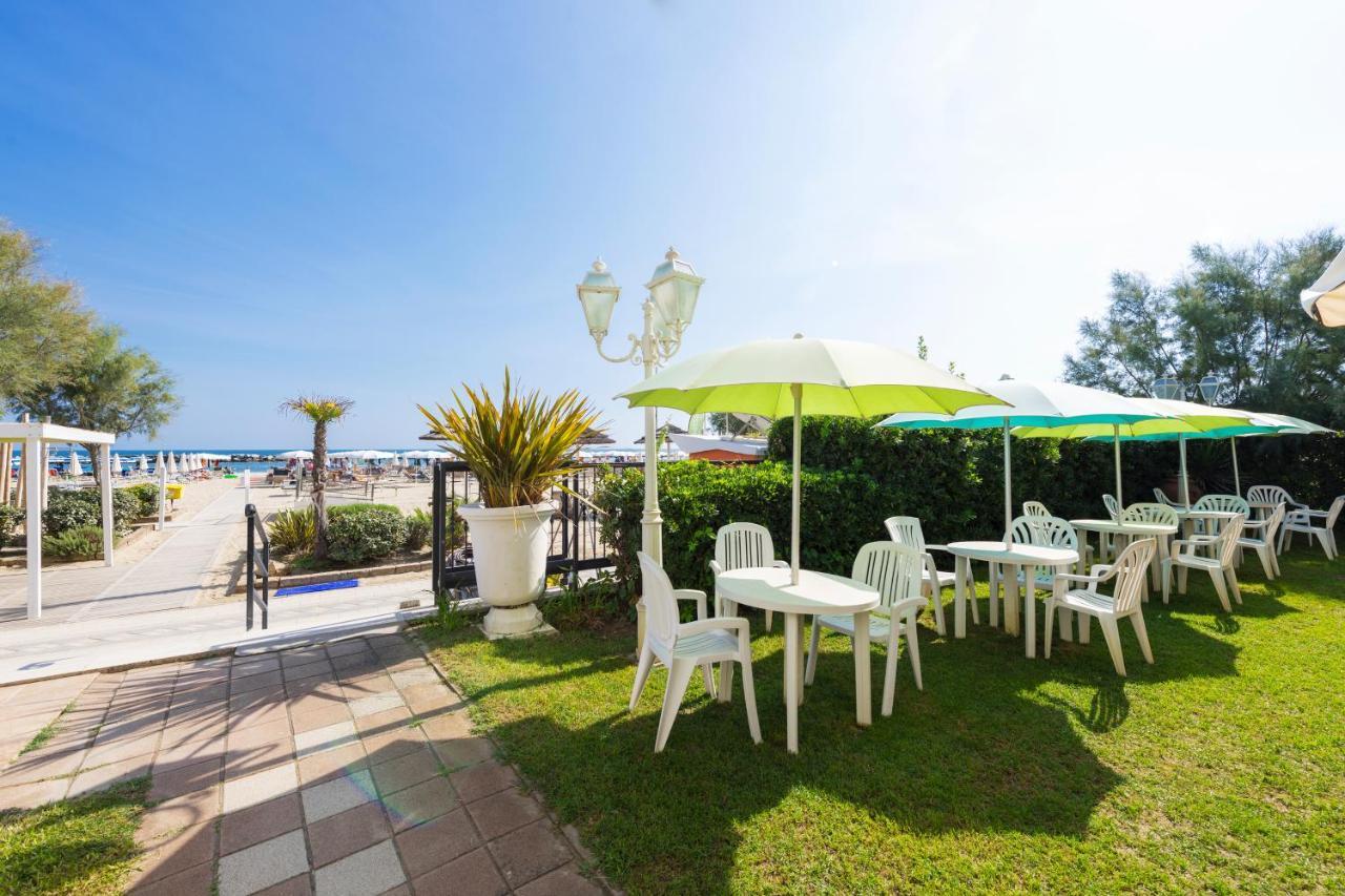 Hotel Orizzonte 벨레지아아지마리나 외부 사진