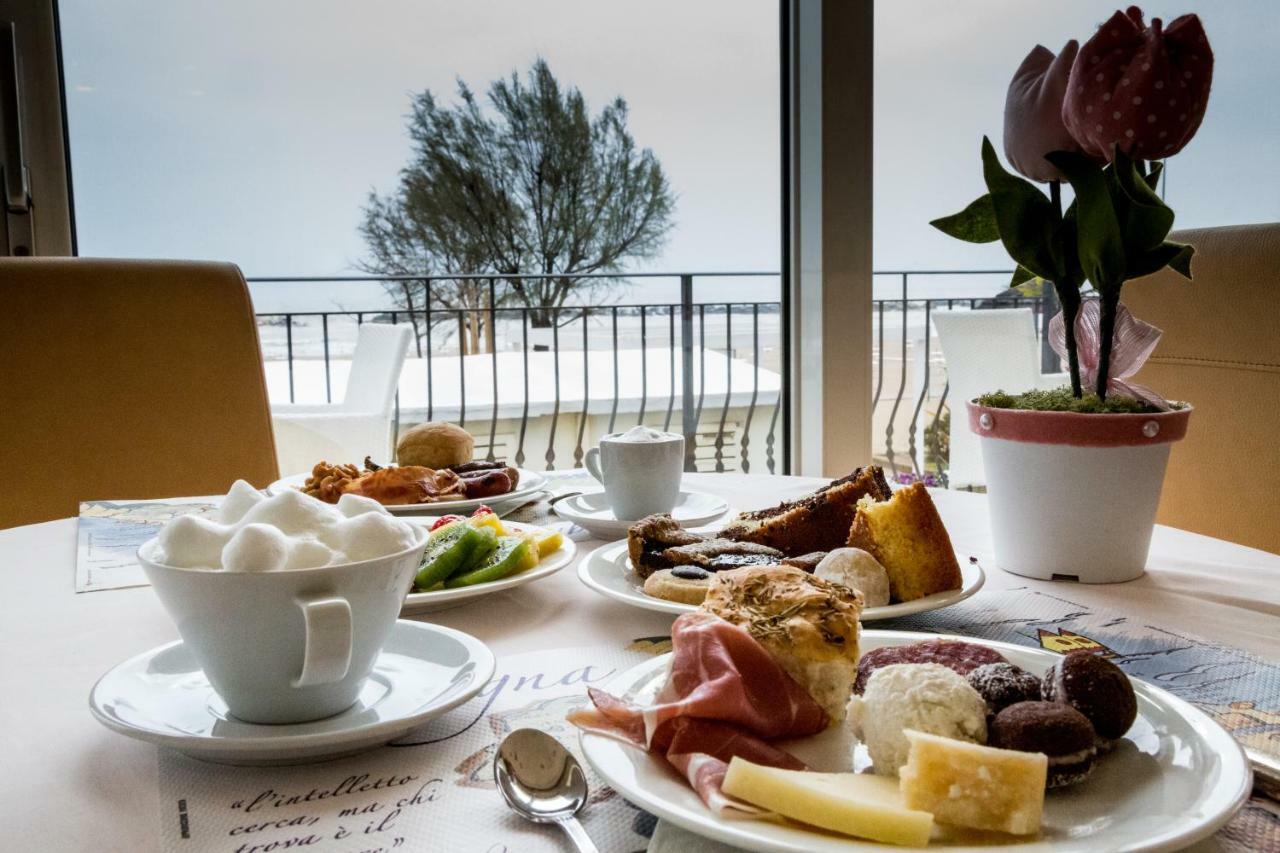 Hotel Orizzonte 벨레지아아지마리나 외부 사진