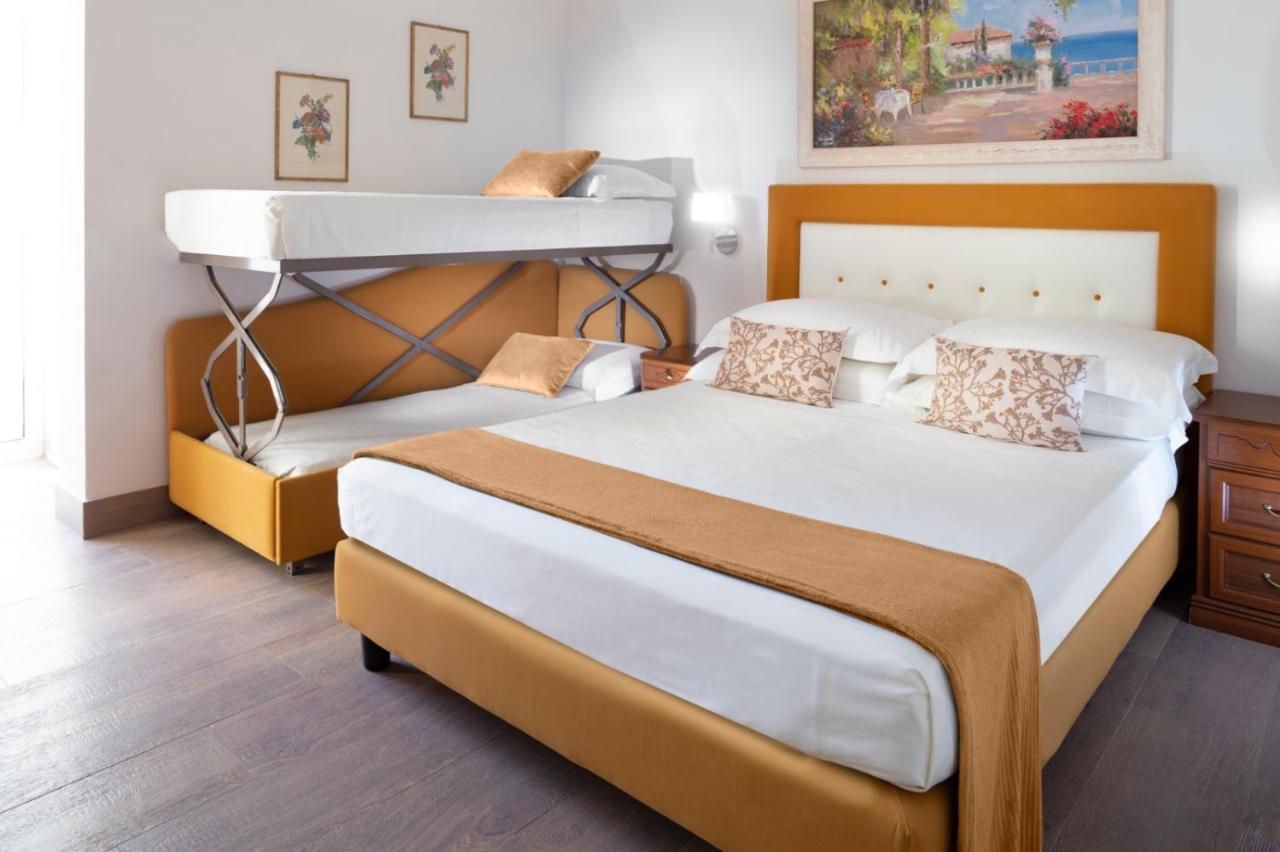 Hotel Orizzonte 벨레지아아지마리나 외부 사진